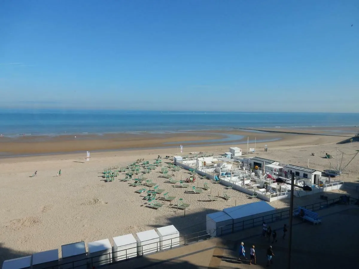 Toplocatie Middelkerke Frontal Sea View contacts